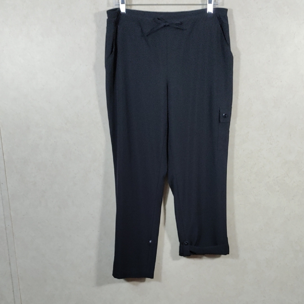 H183 Chico's Zynergy black tech fabric multi length pull on pants 1 M